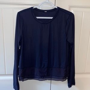 LULULEMON size 6 long sleeve